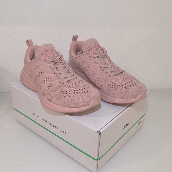 APL Women’s TechLoom Pro Sneakers – Size 8 – Dusty Rose - Picture 2 of 9